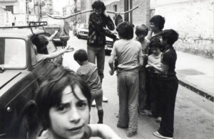 Carlo Fontana “L’ambulante del colore” Bagnoli, Napoli, 1976, azione sul territorio con il gruppo degli Ambulanti