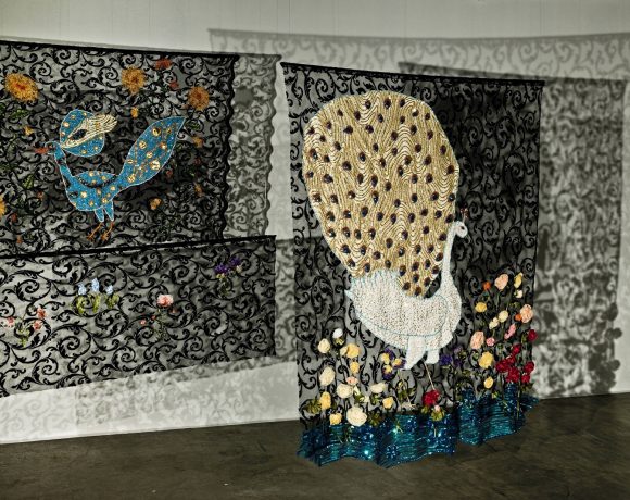 CANAN, GönülDili / Heart of Endearment, 2018, installation view, Peacock, 120 x 150 cm, tessuto, filo, paillette e tulle. Courtesy l’Artista e Galleria Michela Negrini