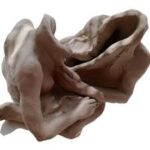 Le sculture del maestro Igor Borozan celebrano San Valentino: un'ode all’amore attraverso gli abbracci in ceramica